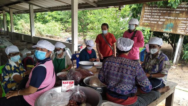 2. อบรมเชิงปฏิบัติการพัฒนาน้ำพริก หนองตาเรือ วันที่ 22 มิถุนายน 2564 และวันที่ 25 มิถุนายน 2564 ณ บ้านหนองตาเรือ ตำบลวังหิน อำเภอเมือง จังหวัดตาก